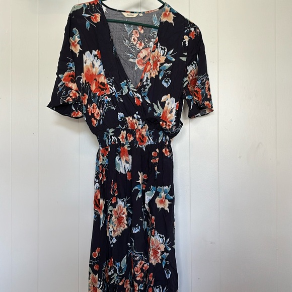 kormei Dresses & Skirts - Kormei Size L floral dress